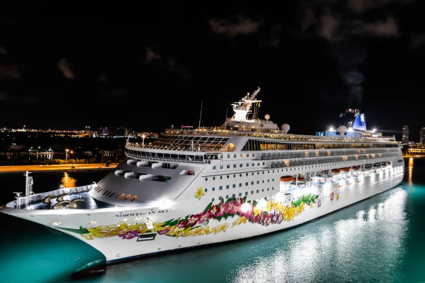 NCL SKY İLE KANARYA  ADALARI PROGRAMI 3 KASIM thmb img